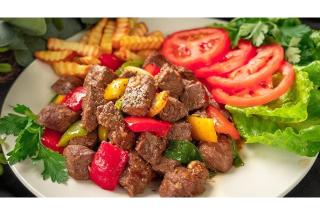 ベトナムの牛サイコロ炒め