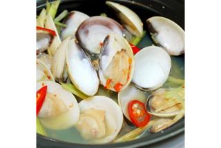 ハマグリレモングラス酒蒸し